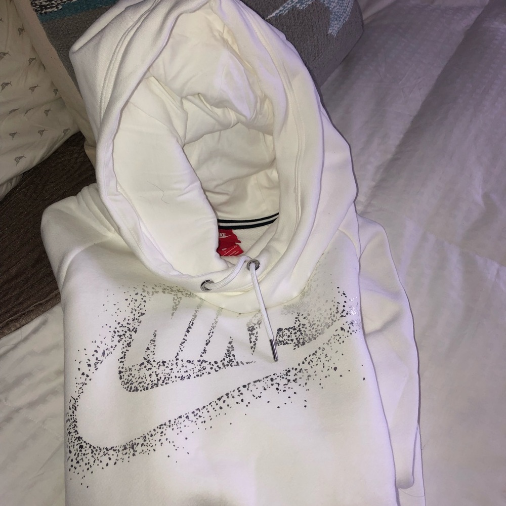 Women’s Nike sweatshirt